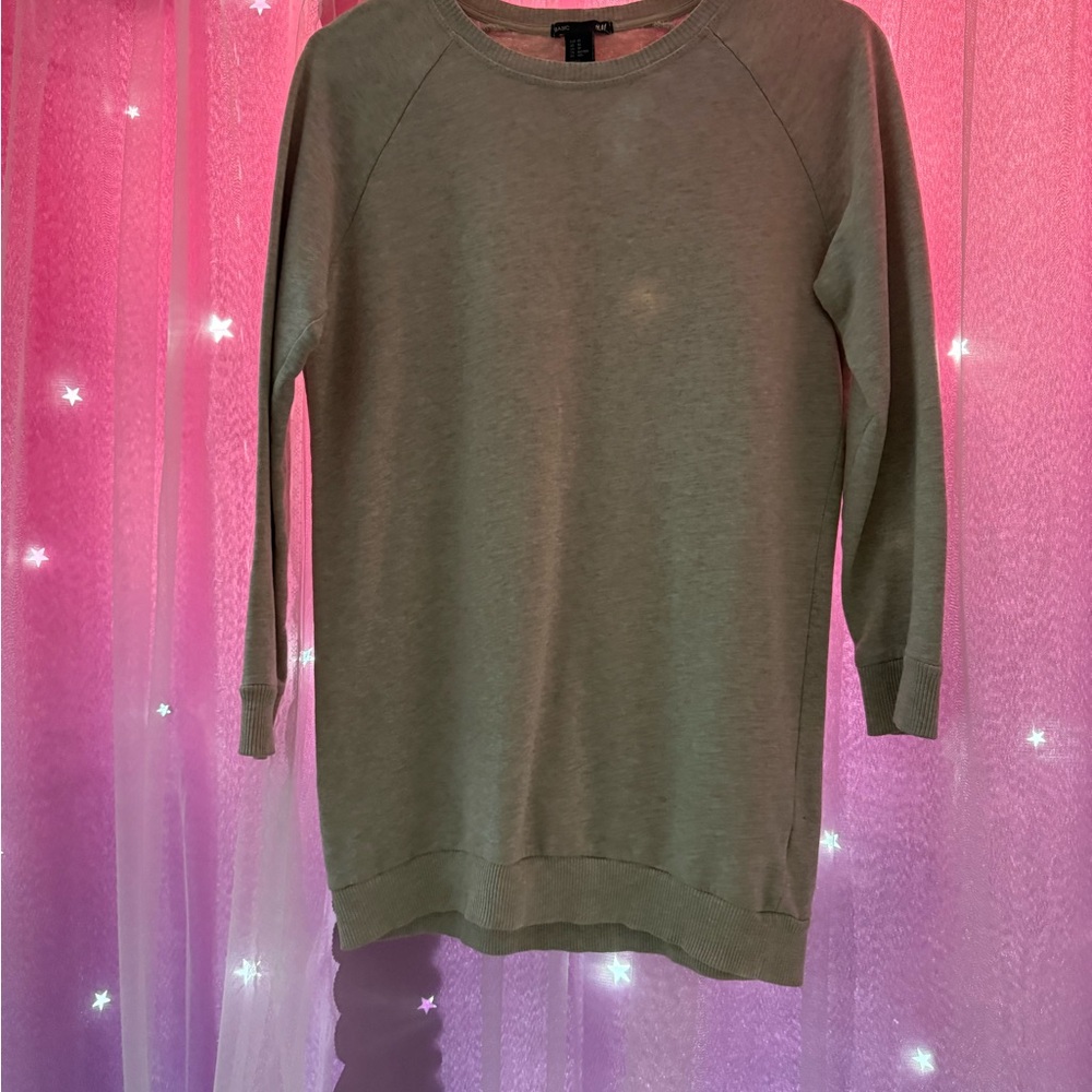 H&M Women's Classic Gray Crew Neck Sweater